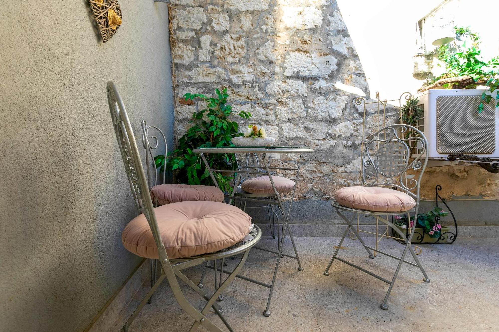 Duplex Apartment Camelia In Charming Old Town Rovigno Esterno foto