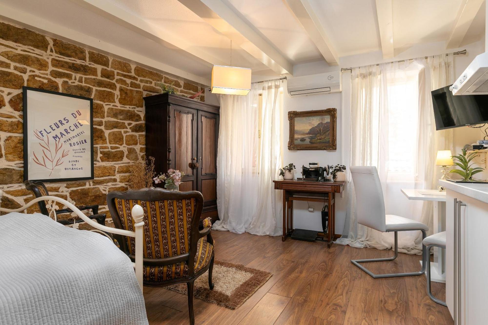Duplex Apartment Camelia In Charming Old Town Rovigno Esterno foto