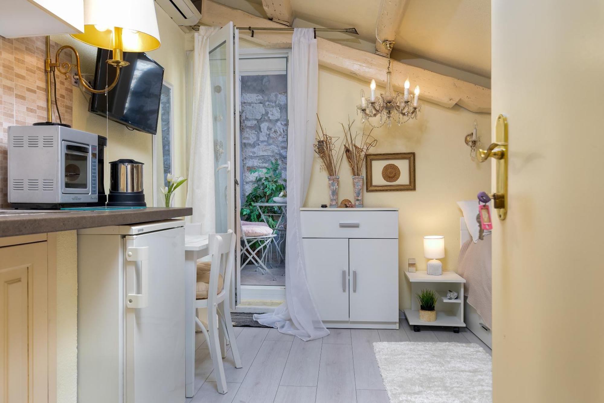 Duplex Apartment Camelia In Charming Old Town Rovigno Esterno foto