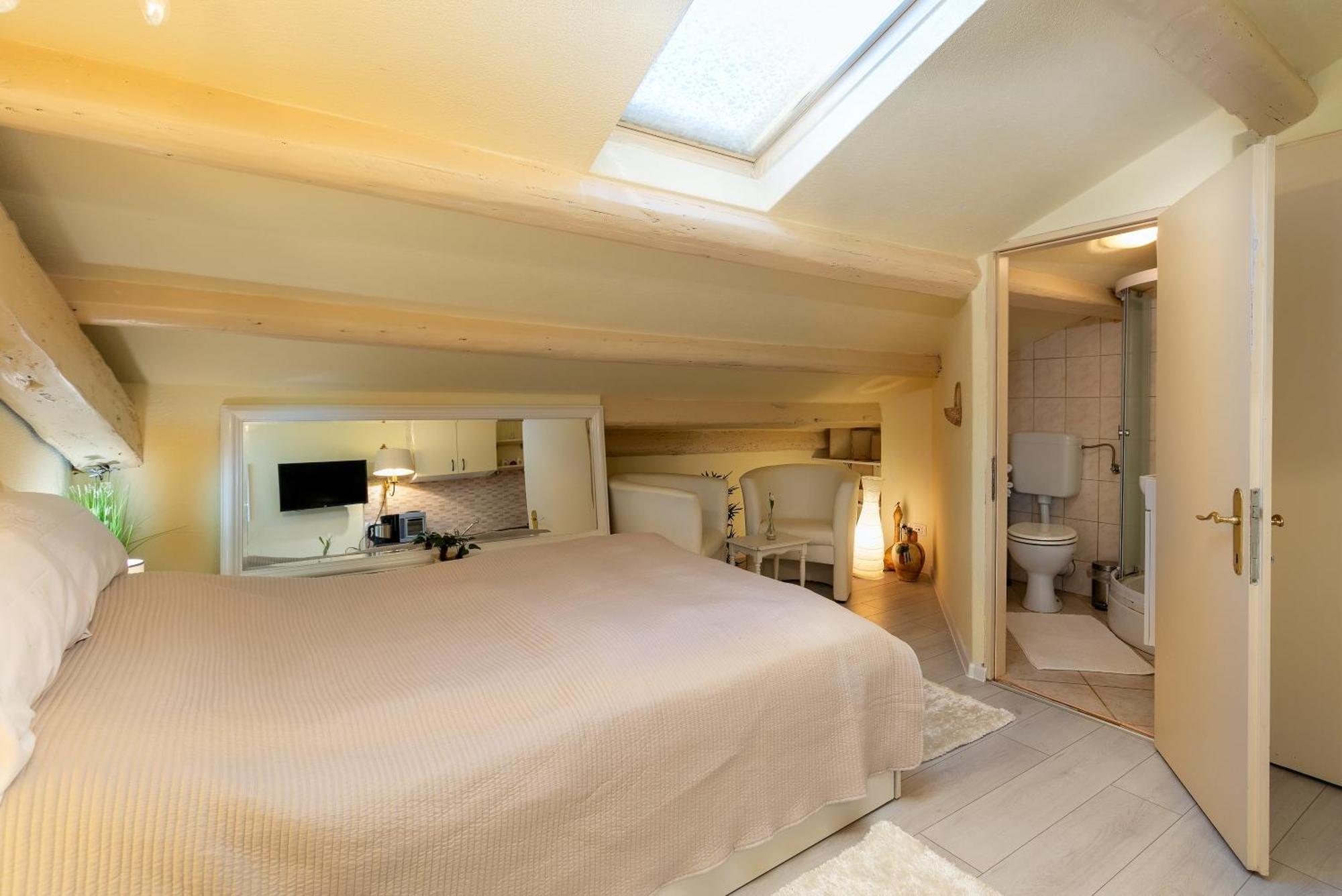 Duplex Apartment Camelia In Charming Old Town Rovigno Esterno foto